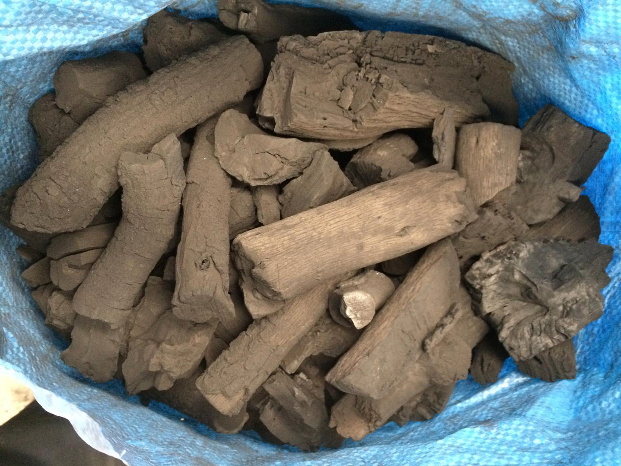 Carbones Otzarreta - Carbón marabú cubano y carbón de encina en Gipuzkoa