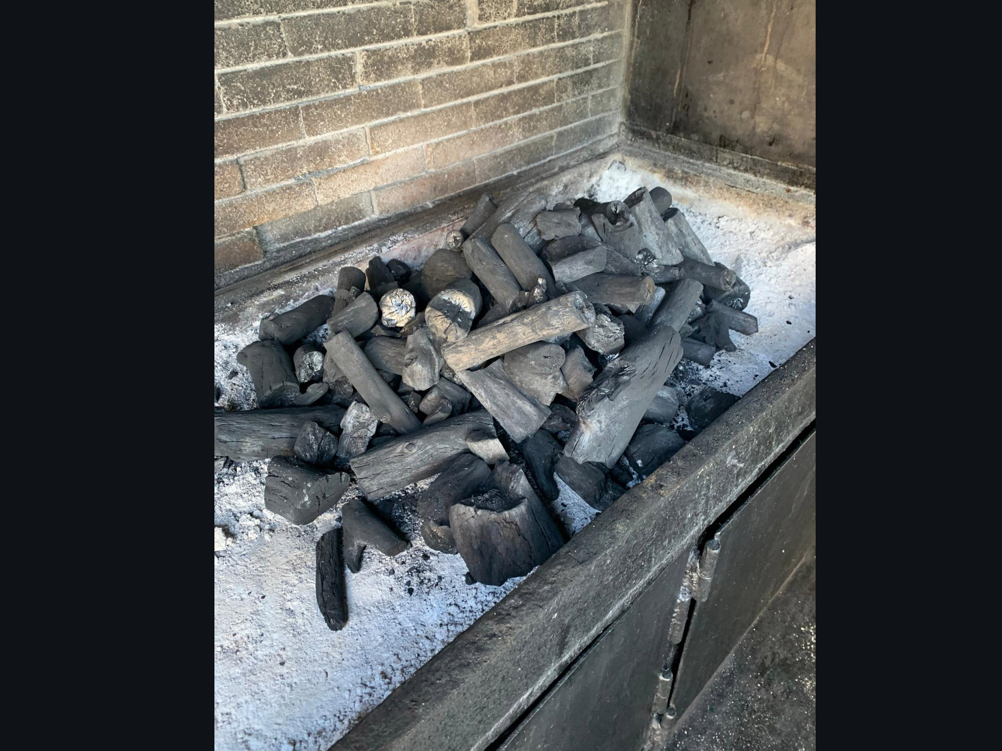 Carbones Otzarreta - Carbón marabú cubano y carbón de encina en Gipuzkoa