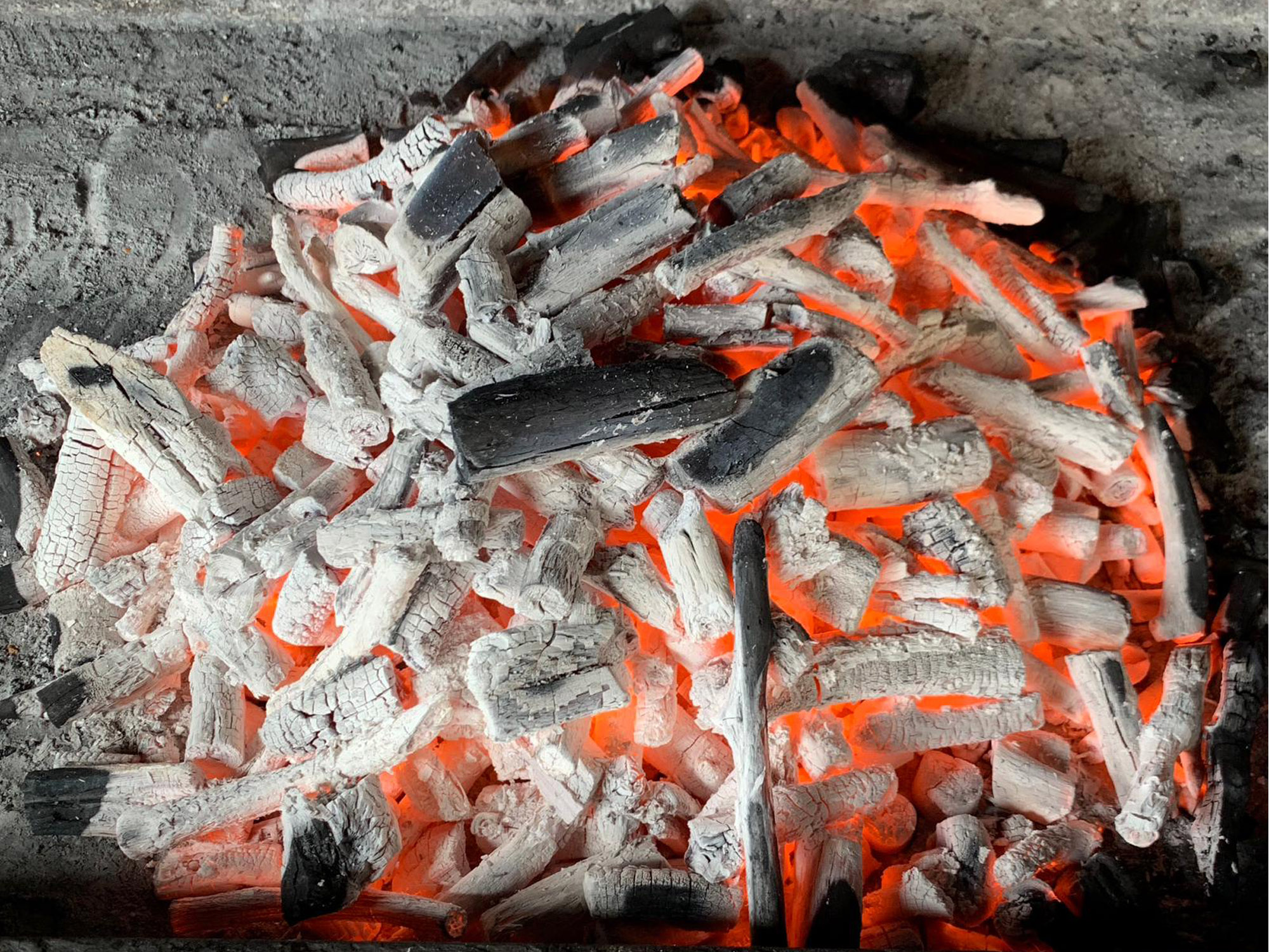 Carbones Otzarreta - Carbón marabú cubano y carbón de encina en Gipuzkoa